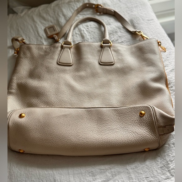 Prada Vitello Daino Pearl White Leather Convertible Shopper Tote Bag Purse - Picture 5 of 15